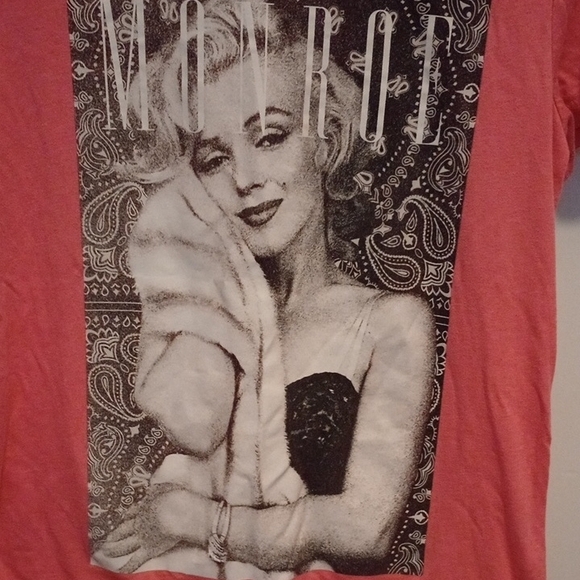 Marilyn Monroe Pink Graphic Tee - Picture 3 of 5